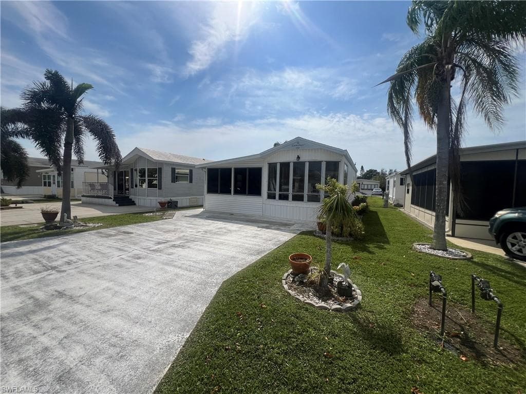3241 Ott LN, BONITA SPRINGS FL 34134-1