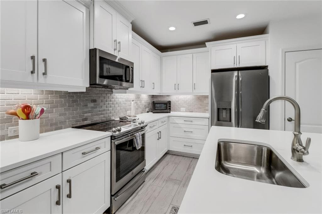 6953 Avalon CIR # 1801, NAPLES FL 34112-5