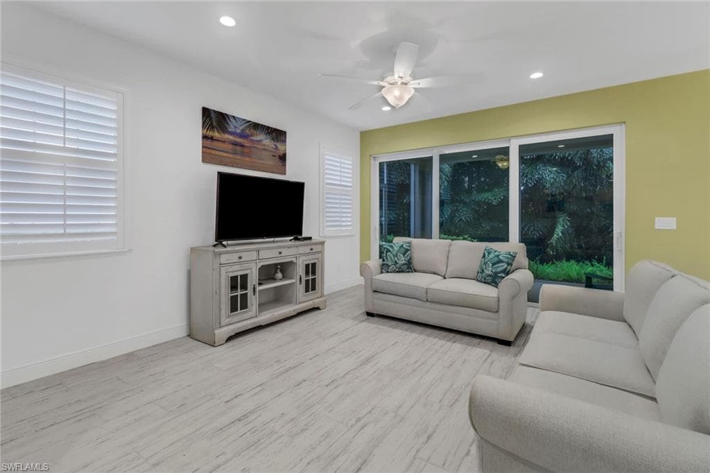 6953 Avalon CIR # 1801, NAPLES FL 34112-9