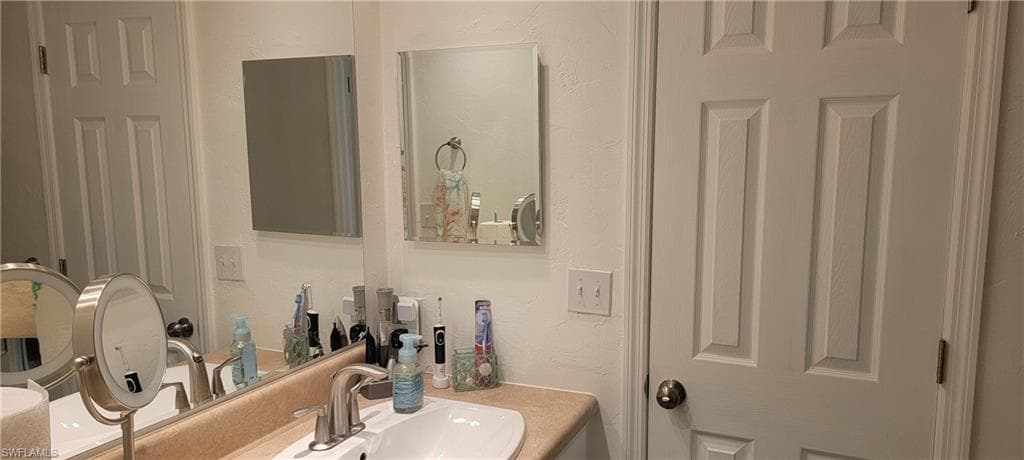 4705 Fiji LN, BONITA SPRINGS FL 34134-29