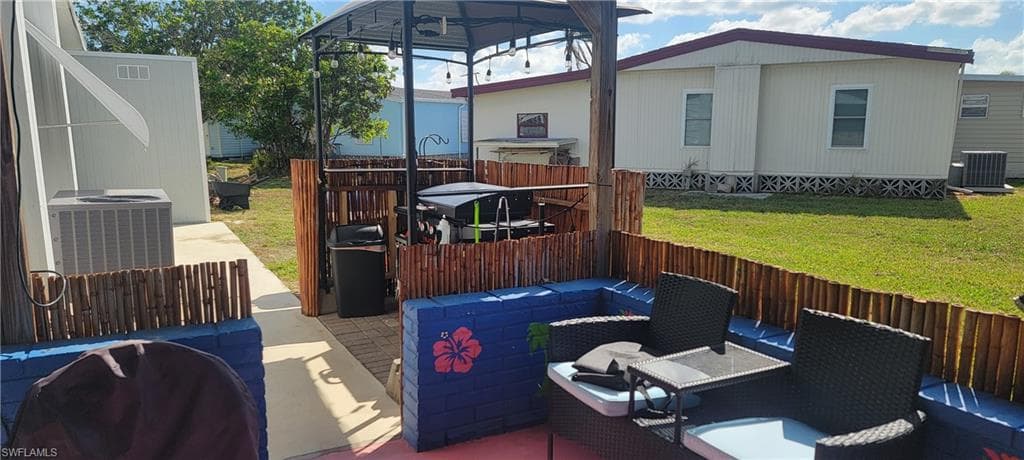 4705 Fiji LN, BONITA SPRINGS FL 34134-32