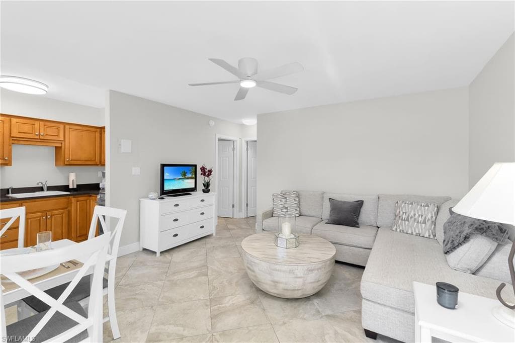240 N Collier BLVD # 2, MARCO ISLAND FL 34145-6