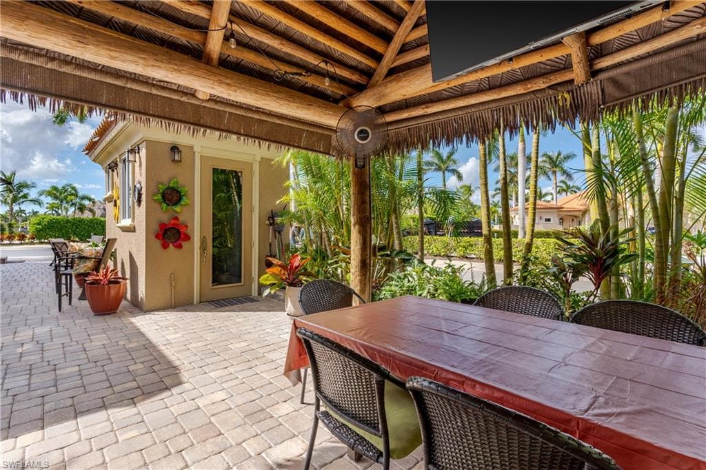 13446 Ladyfish LN, NAPLES FL 34114-12