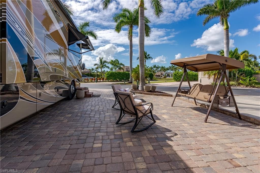 13446 Ladyfish LN, NAPLES FL 34114-25