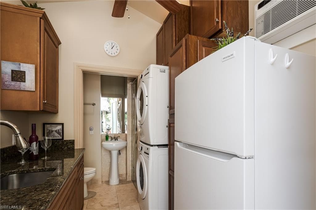 13446 Ladyfish LN, NAPLES FL 34114-21