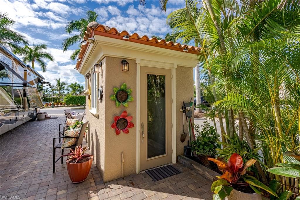 13446 Ladyfish LN, NAPLES FL 34114-19