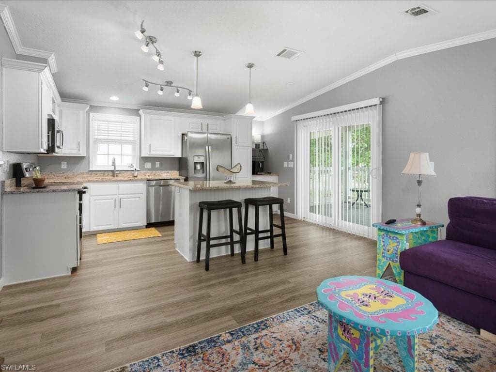 340 Pear Tree AVE, GOODLAND FL 34140-15