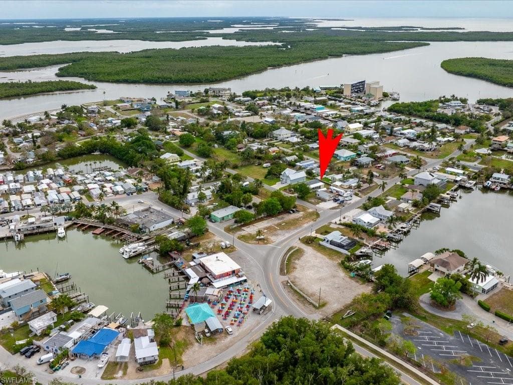 340 Pear Tree AVE, GOODLAND FL 34140-9