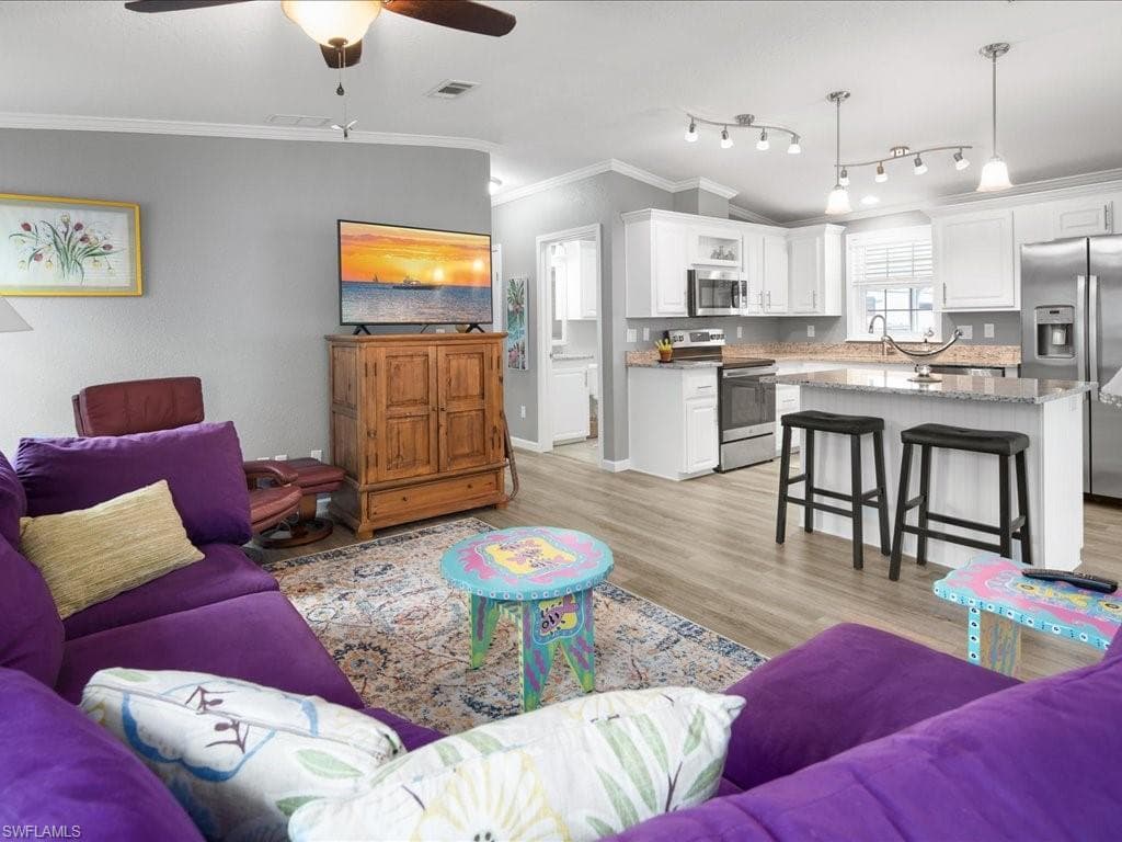 340 Pear Tree AVE, GOODLAND FL 34140-20