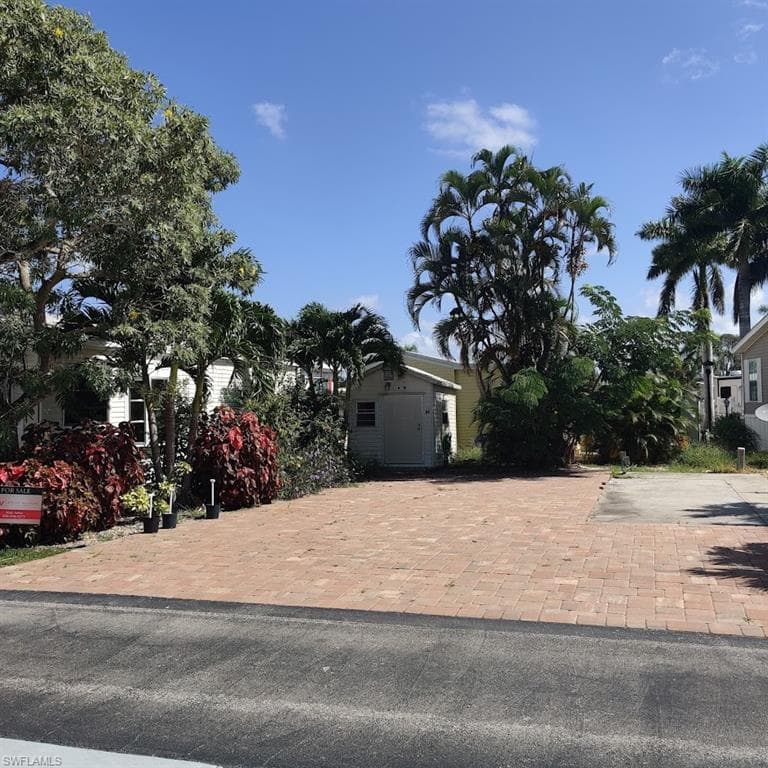 5628 Red Bird LN, FORT MYERS FL 33908-14