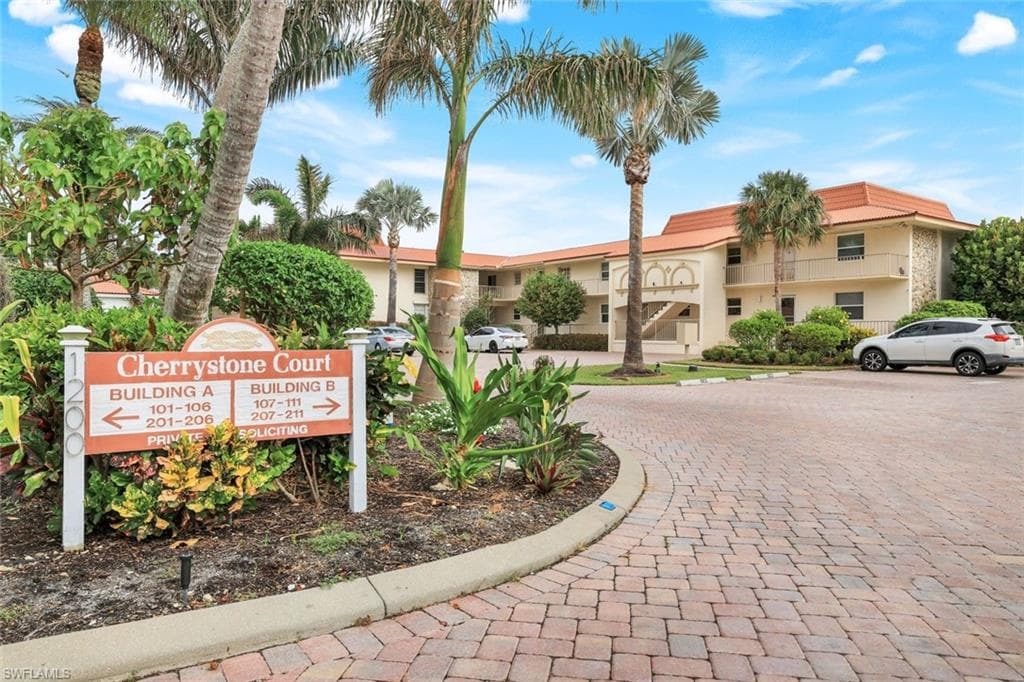 1200 CHERRYSTONE CT # B209, NAPLES FL 34102-26