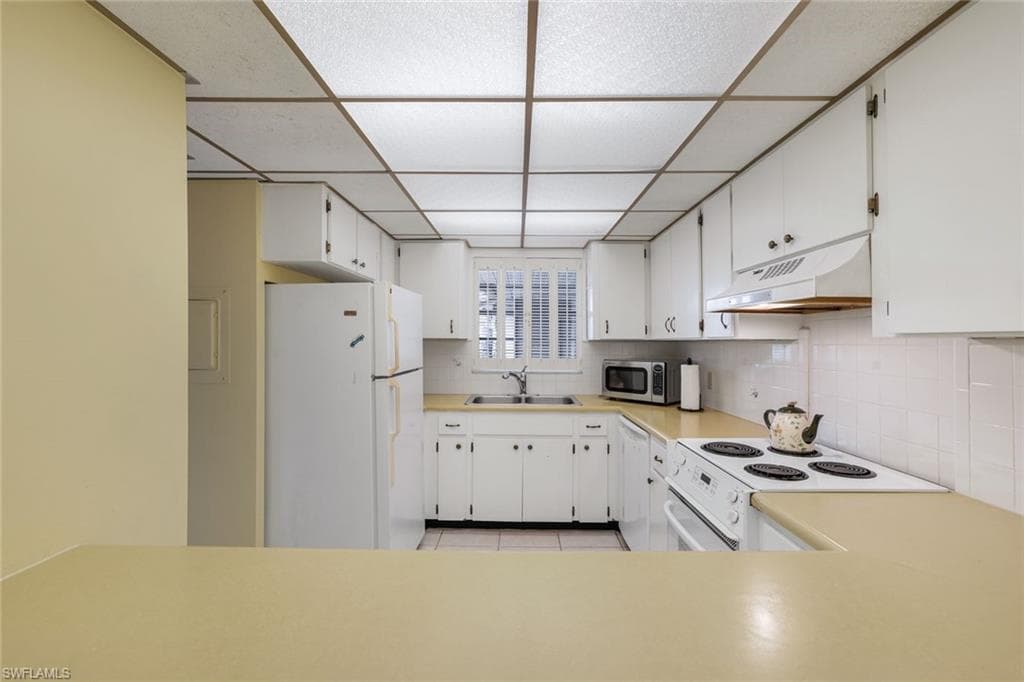 1200 CHERRYSTONE CT # B209, NAPLES FL 34102-19