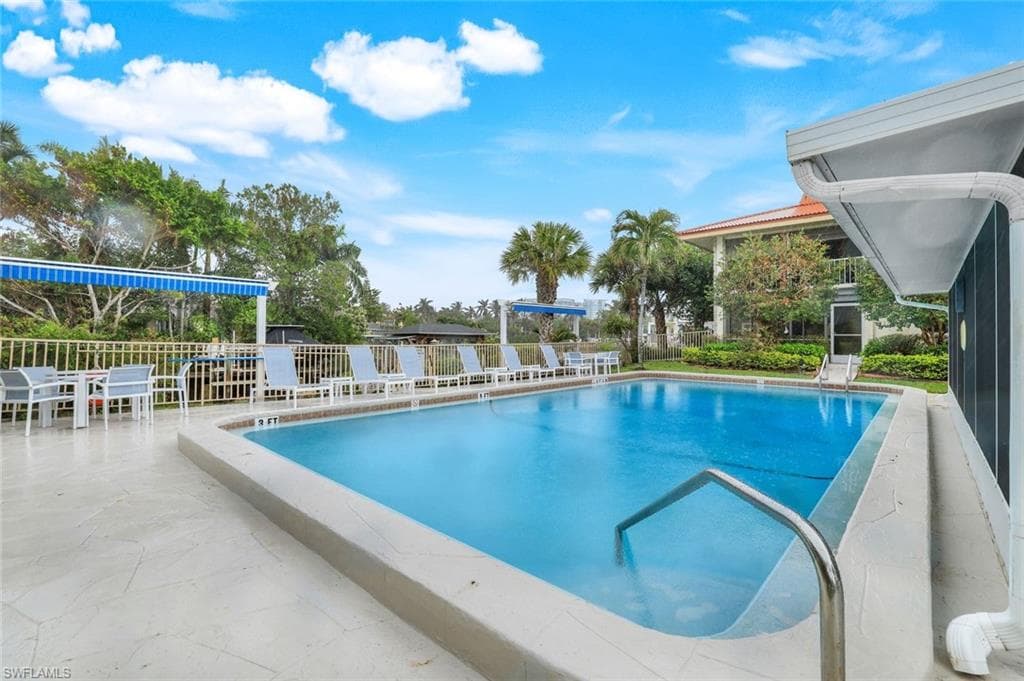 1200 CHERRYSTONE CT # B209, NAPLES FL 34102-24