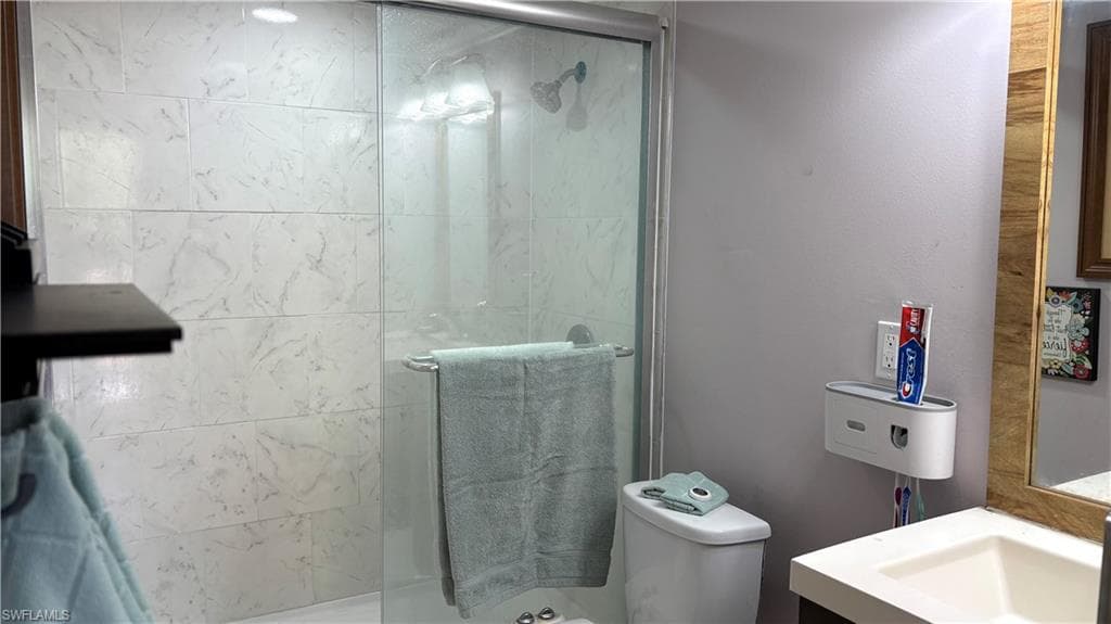 7890 Marx DR, NORTH FORT MYERS FL 33917-31