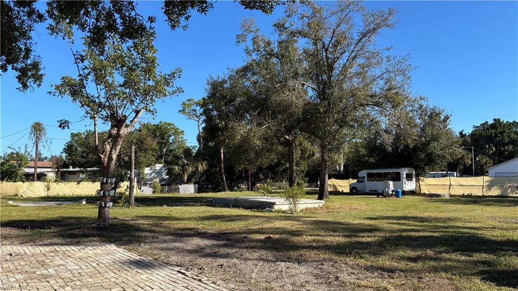 7890 Marx DR, NORTH FORT MYERS FL 33917-40