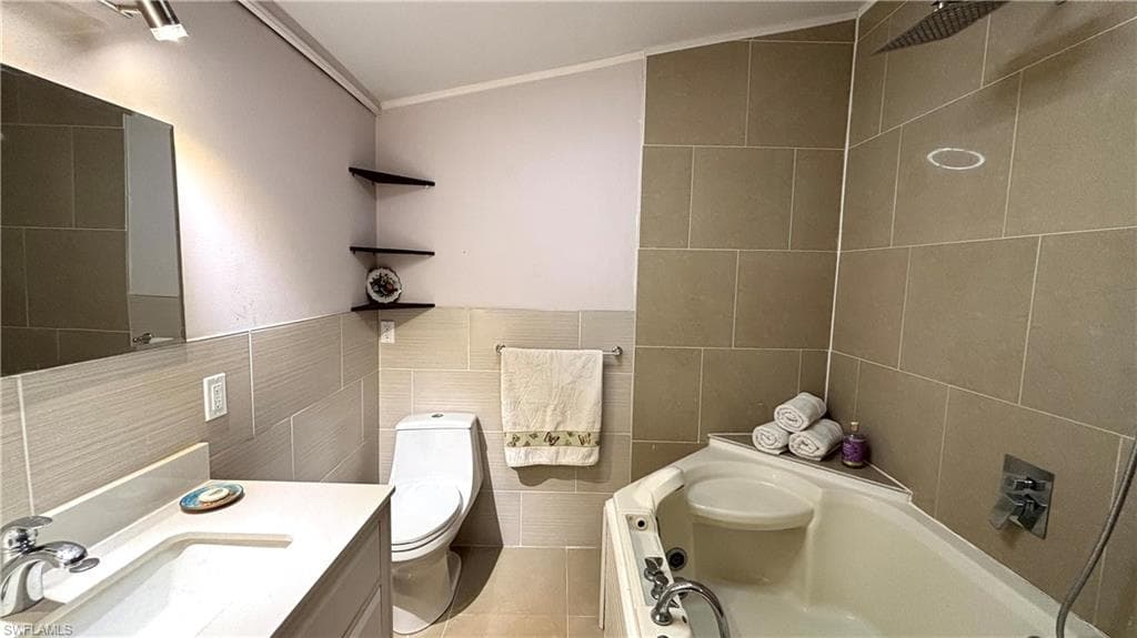 7890 Marx DR, NORTH FORT MYERS FL 33917-18