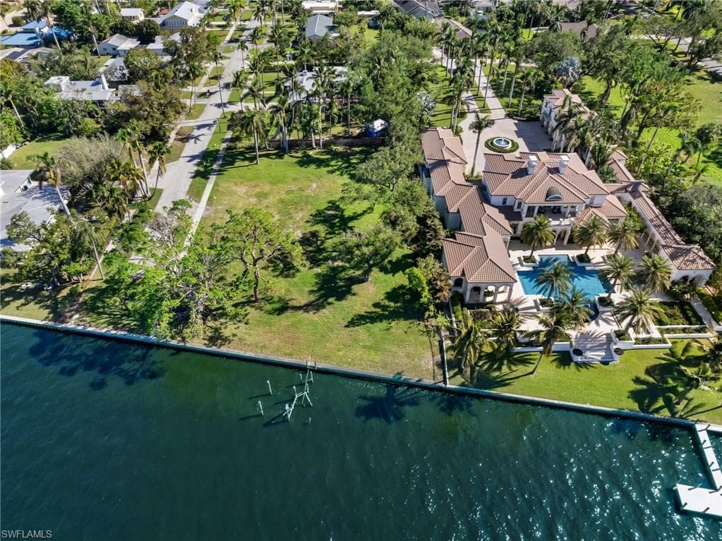 1212 Coconut DR, FORT MYERS FL 33901-1