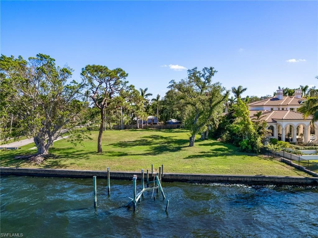 1212 Coconut DR, FORT MYERS FL 33901-15