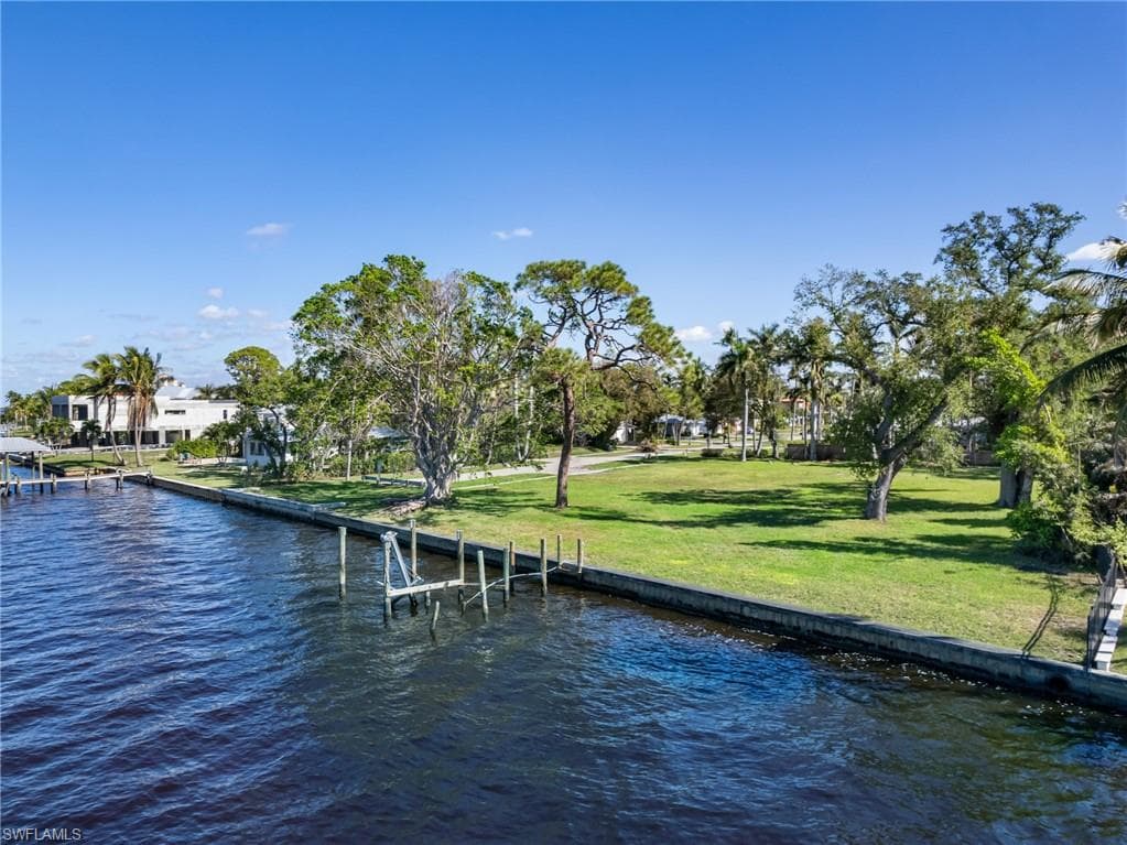 1212 Coconut DR, FORT MYERS FL 33901-19