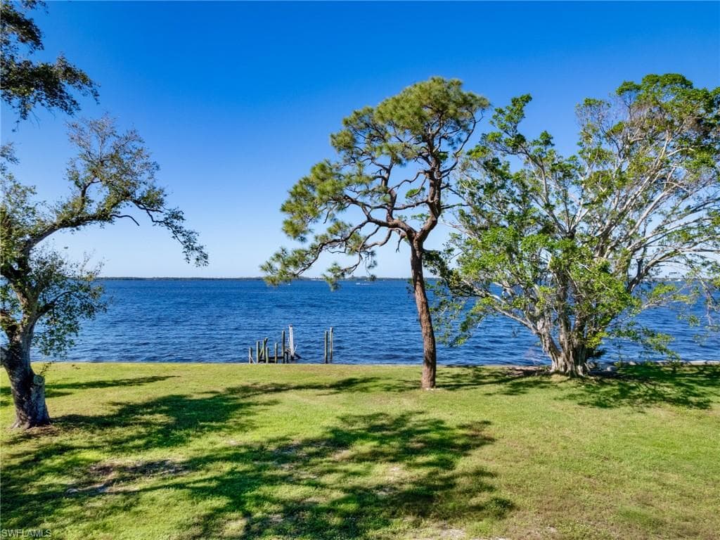 1212 Coconut DR, FORT MYERS FL 33901-10