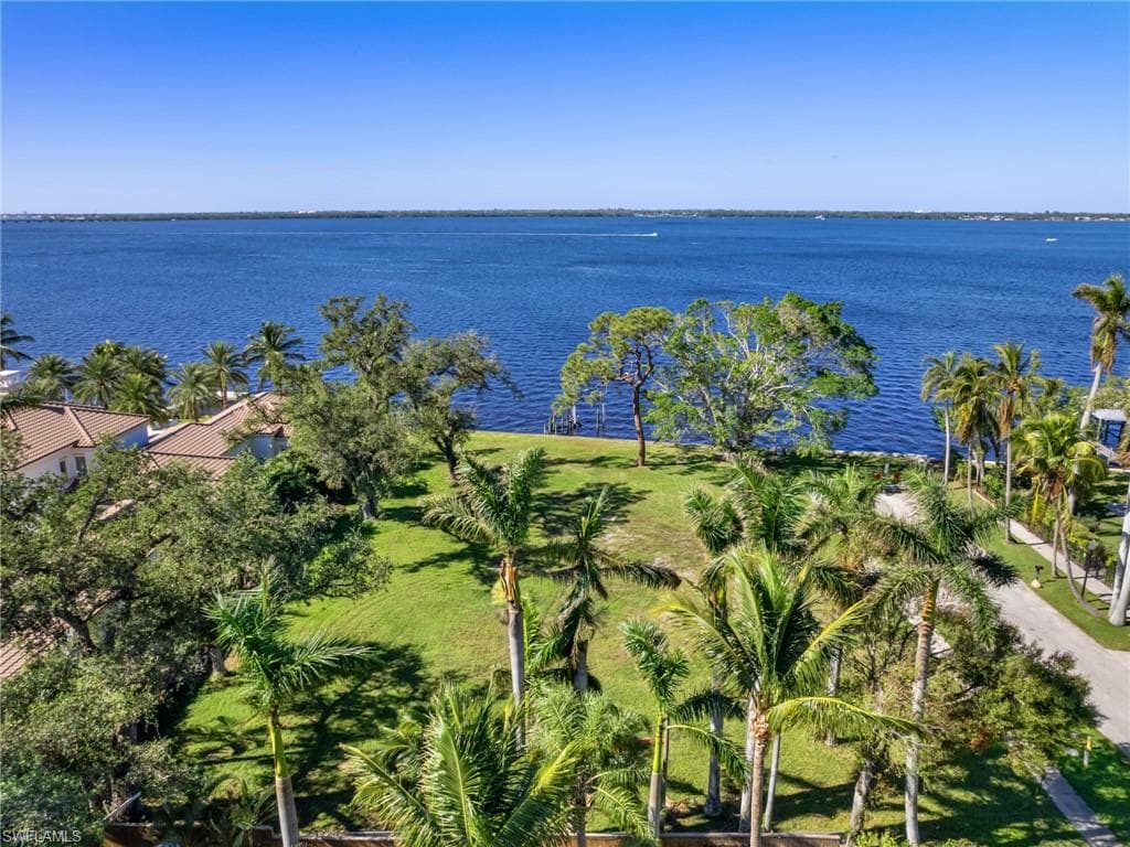 1212 Coconut DR, FORT MYERS FL 33901-18