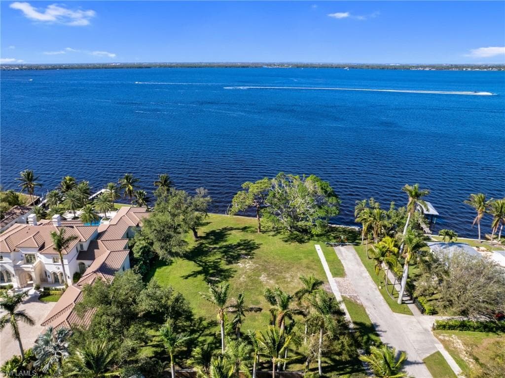 1212 Coconut DR, FORT MYERS FL 33901-3