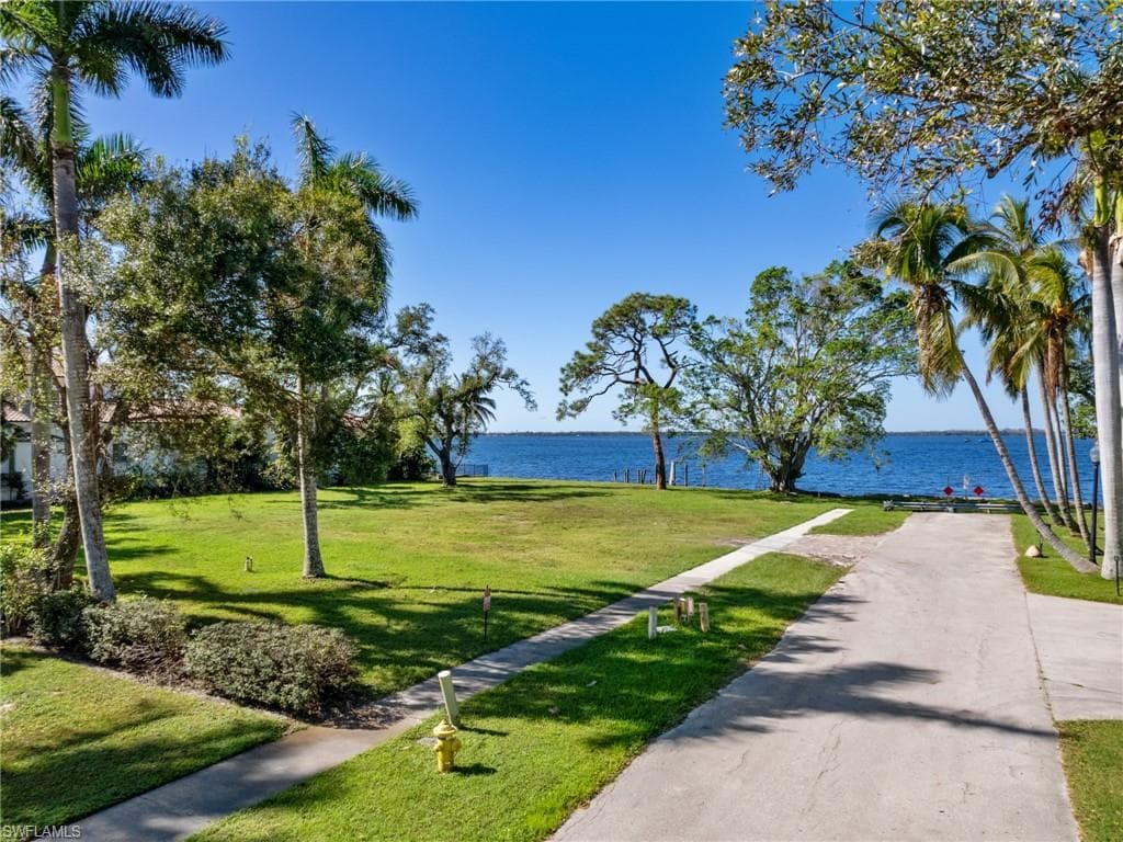 1212 Coconut DR, FORT MYERS FL 33901-7