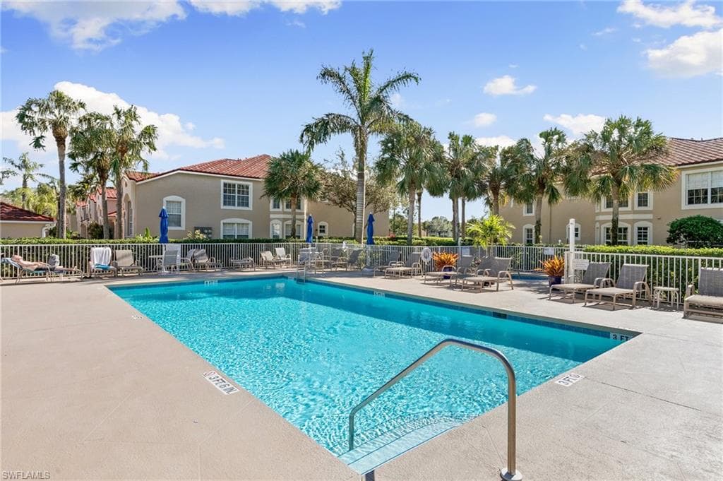 2860 Cypress Trace CIR # 1825, NAPLES FL 34119-21