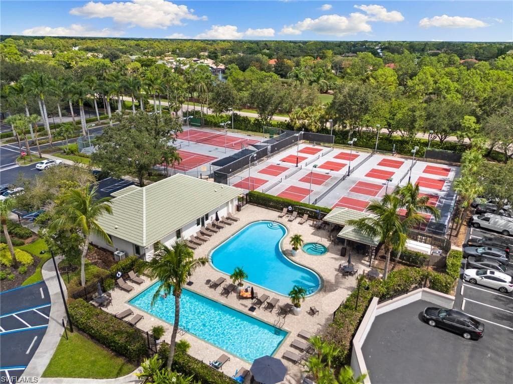 2860 Cypress Trace CIR # 1825, NAPLES FL 34119-29