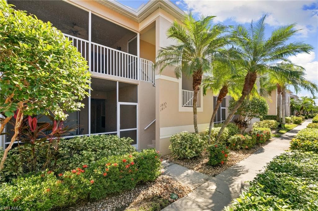 2860 Cypress Trace CIR # 1825, NAPLES FL 34119-24