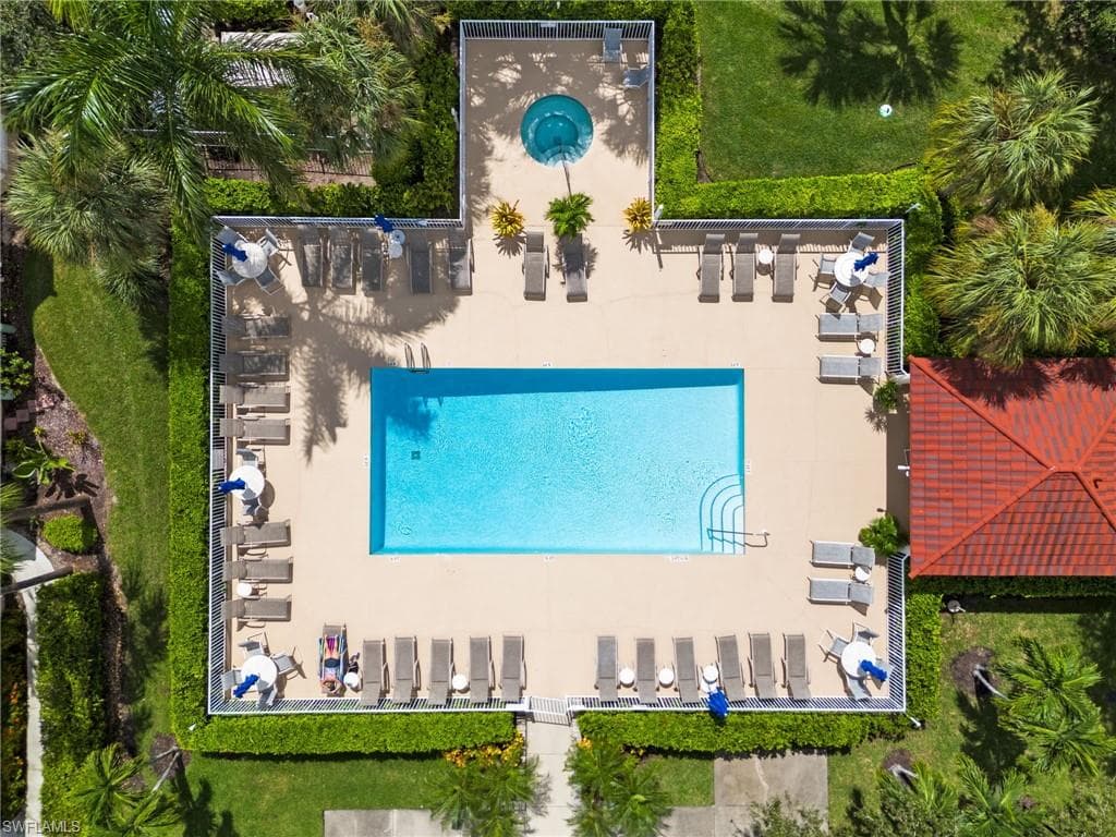 2860 Cypress Trace CIR # 1825, NAPLES FL 34119-20