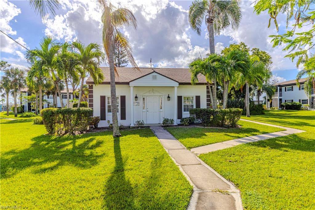 7043 New Post DR # 7, NORTH FORT MYERS FL 33917-5