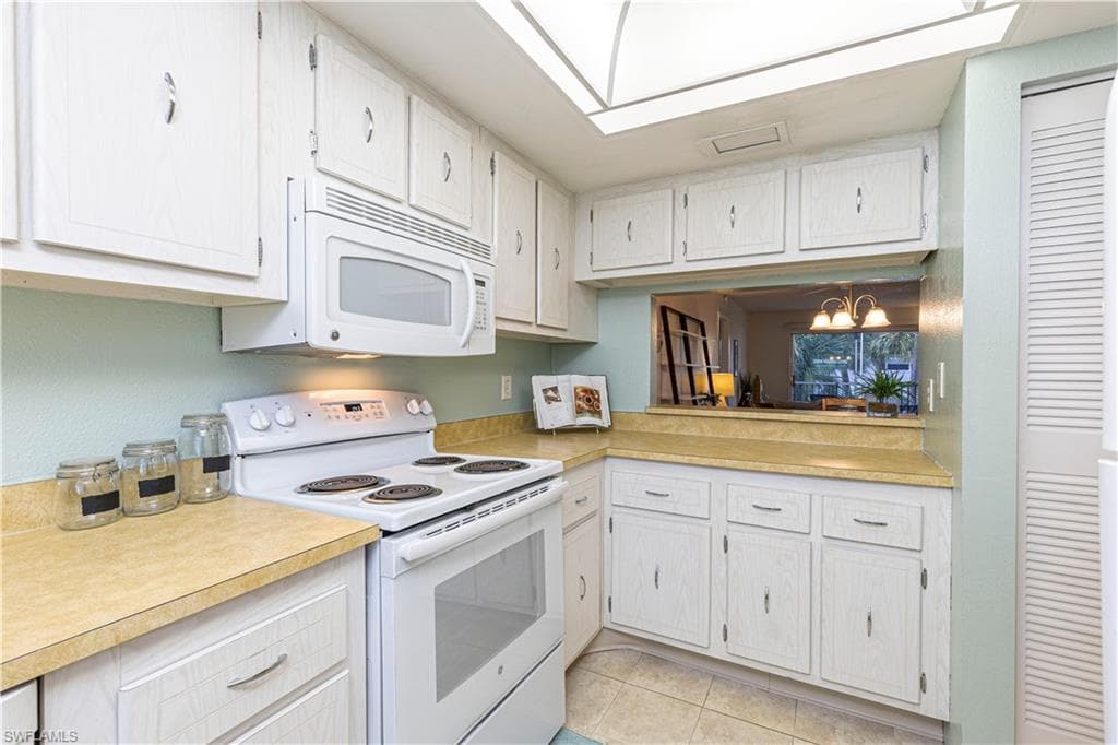 7043 New Post DR # 7, NORTH FORT MYERS FL 33917-15
