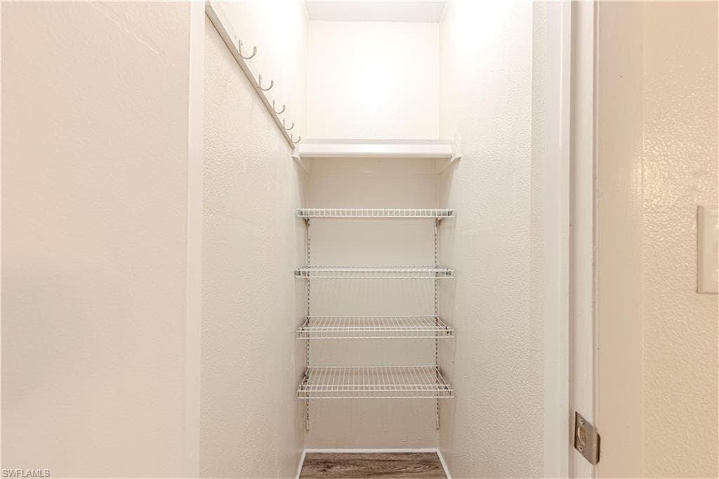 7043 New Post DR # 7, NORTH FORT MYERS FL 33917-25