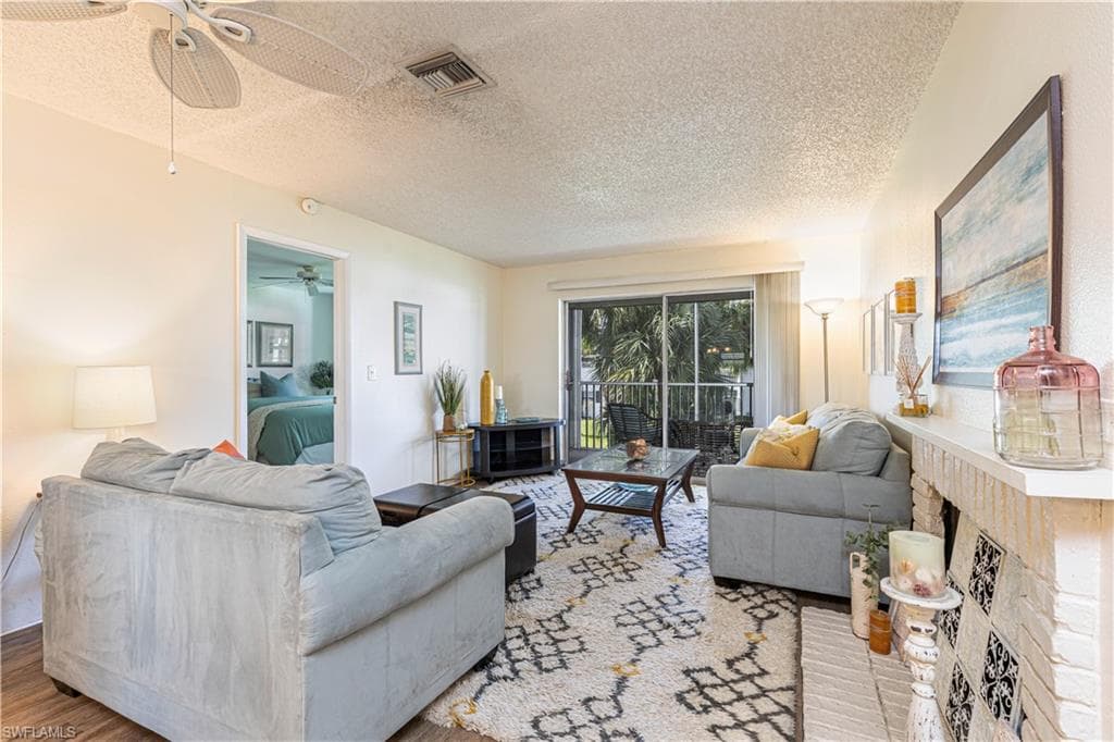 7043 New Post DR # 7, NORTH FORT MYERS FL 33917-9