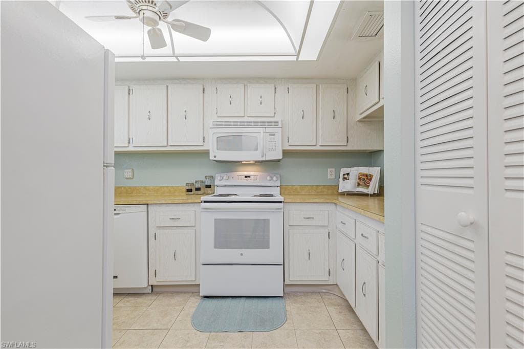 7043 New Post DR # 7, NORTH FORT MYERS FL 33917-13