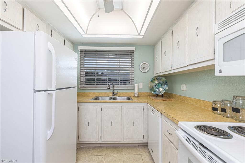 7043 New Post DR # 7, NORTH FORT MYERS FL 33917-14