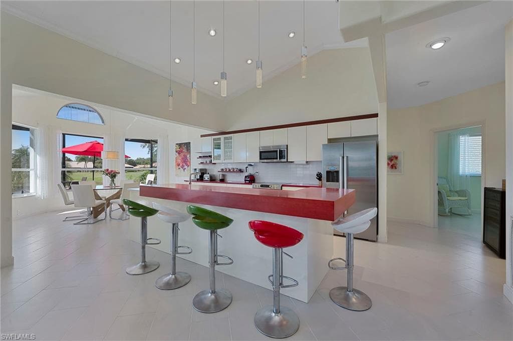 28450 Rochester CT, BONITA SPRINGS FL 34135-10