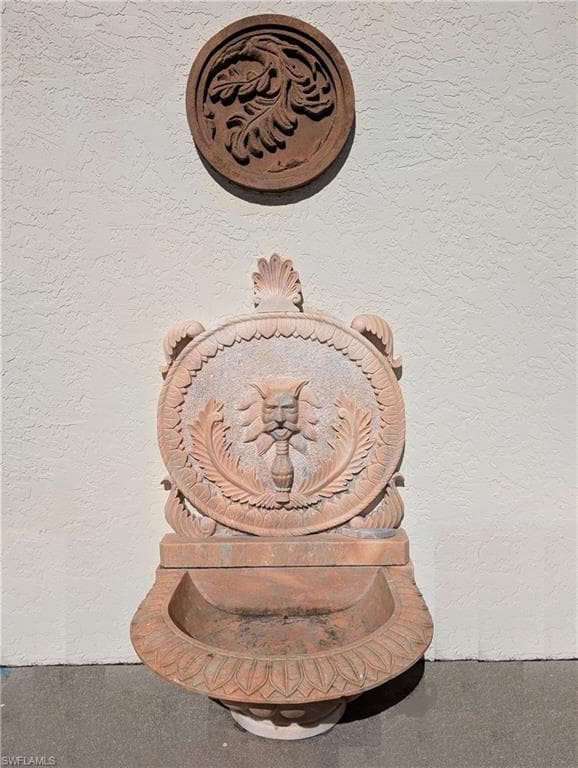 13750 McGregor BLVD, FORT MYERS FL 33919-46