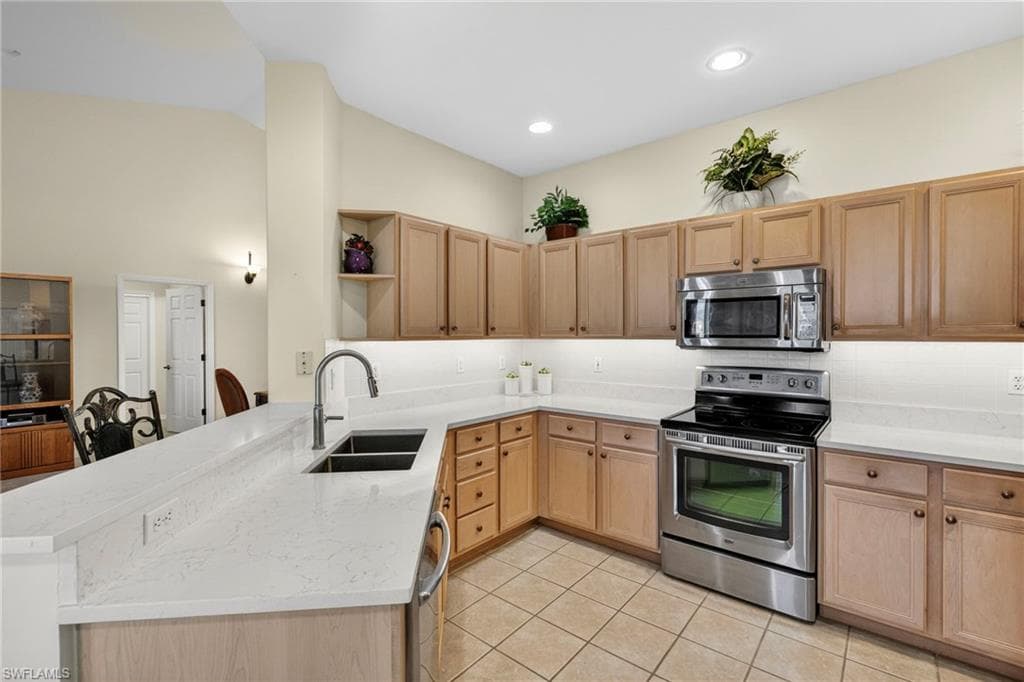 9231 Bayberry BEND # 203, FORT MYERS FL 33908-3