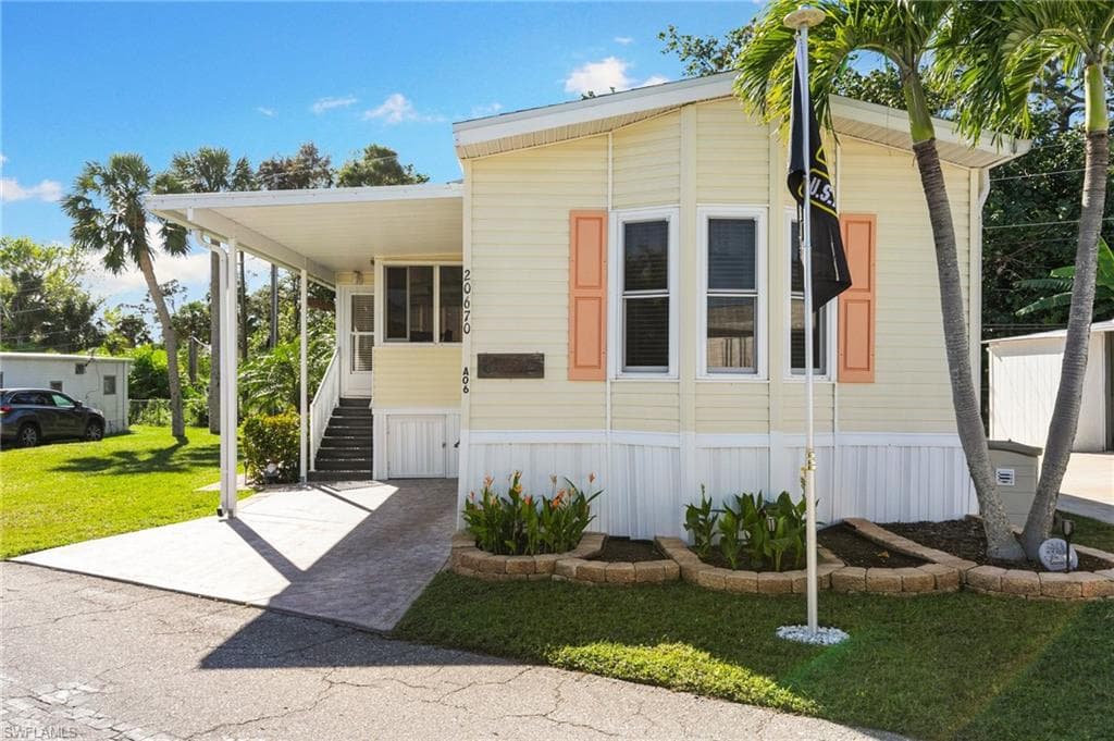 20670 River DR, ESTERO FL 33928-1