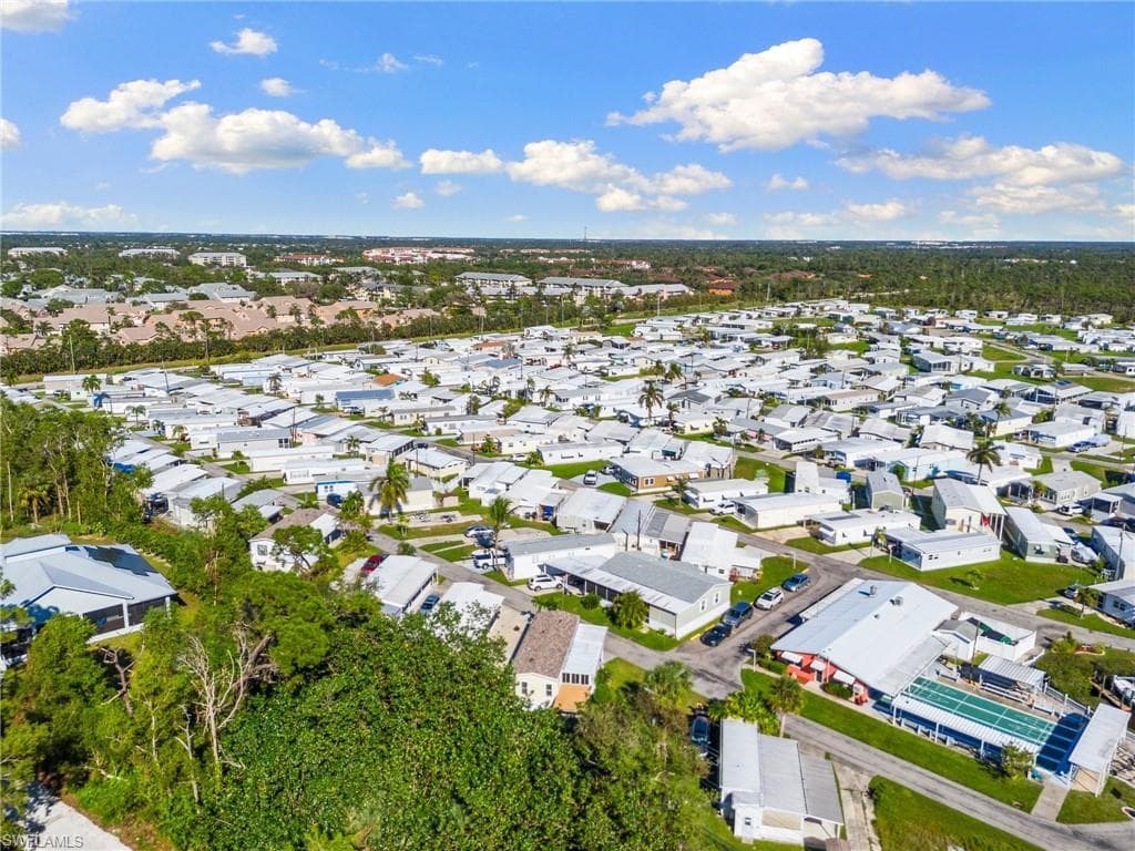 20670 River DR, ESTERO FL 33928-25