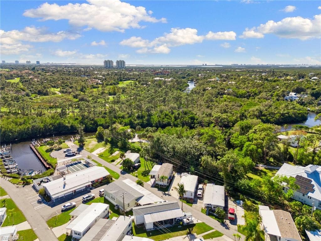 20670 River DR, ESTERO FL 33928-27