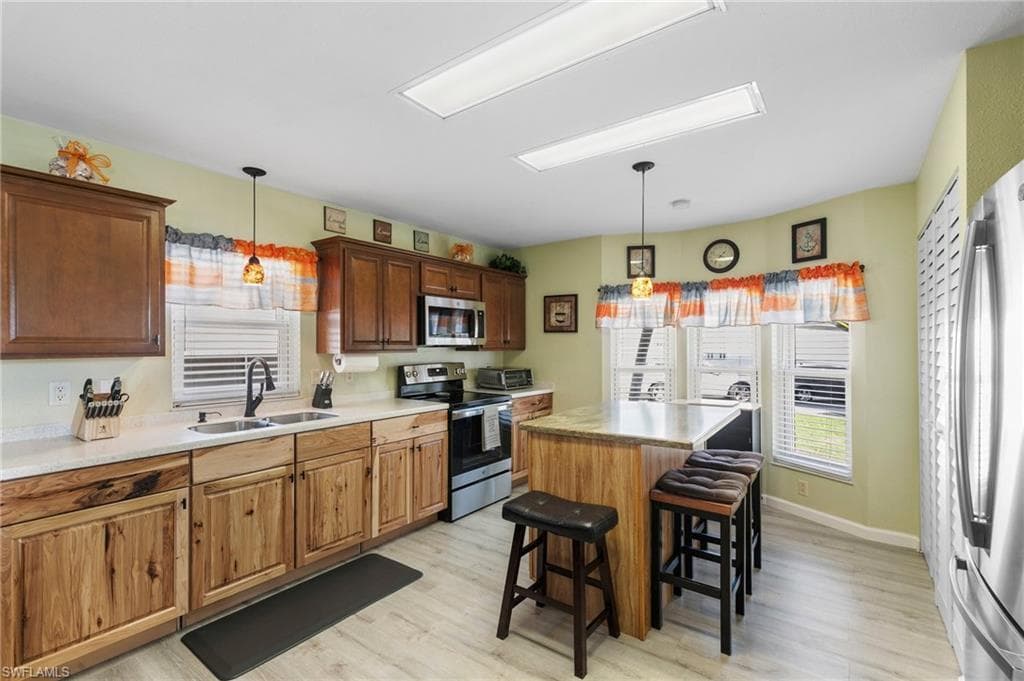 20670 River DR, ESTERO FL 33928-9