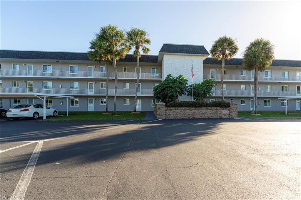 5515 Rattlesnake Hamm RD # 301, NAPLES FL 34113-25