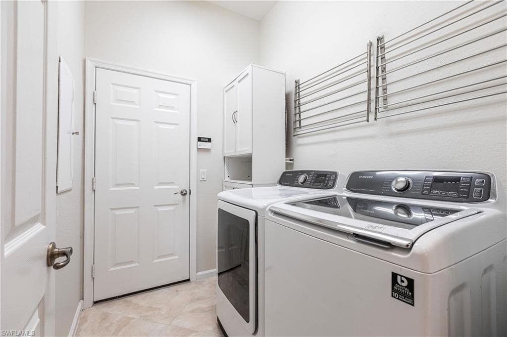 3920 Lakeview Isle CT, FORT MYERS FL 33905-12