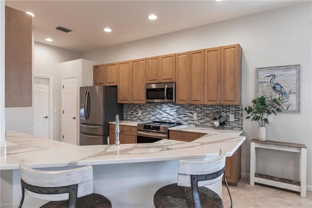 3920 Lakeview Isle CT, FORT MYERS FL 33905-10