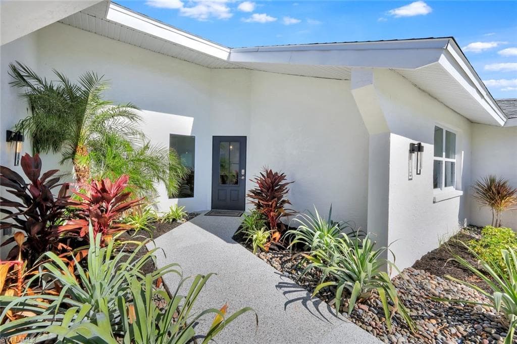 381 Norwood CT, FORT MYERS FL 33919-1