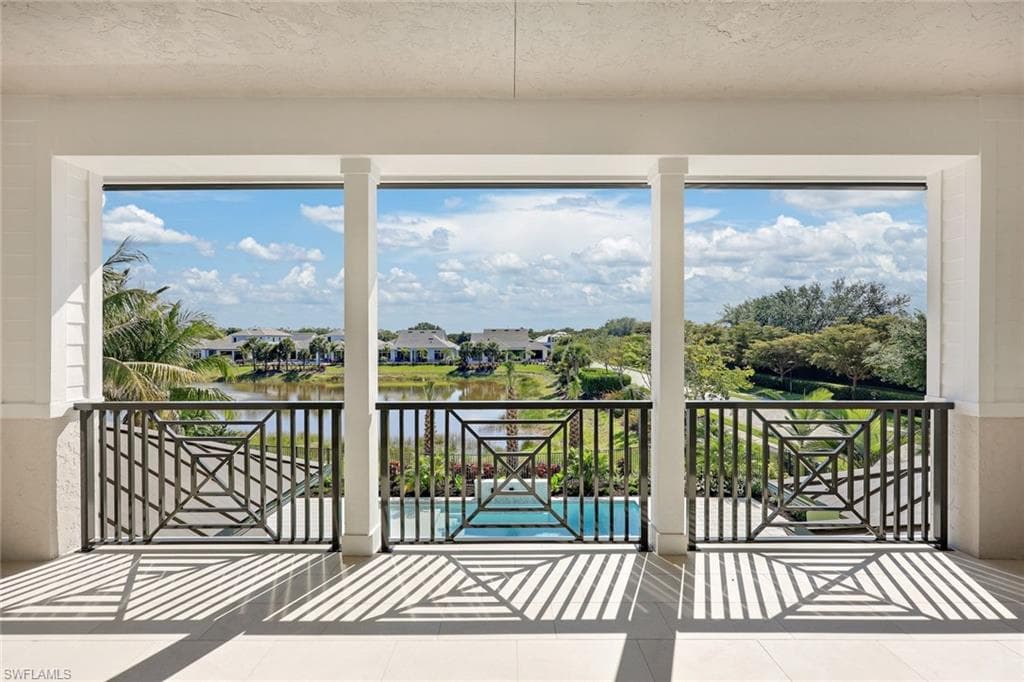 16728 Enclave CIR, NAPLES FL 34110-30