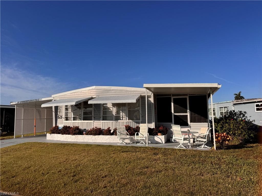 264 Shoreland DR, FORT MYERS FL 33905-1